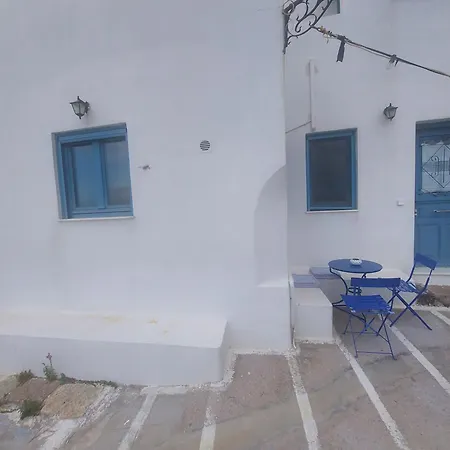In Alto Feriehus Plaka (Milos)