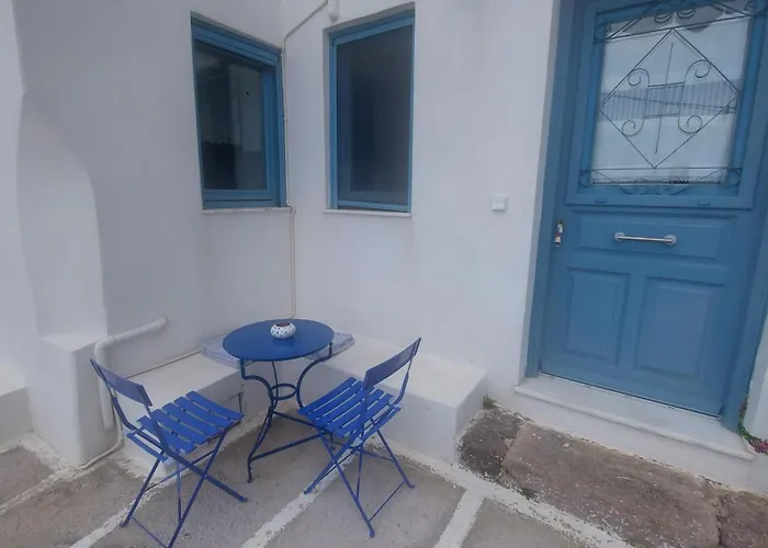 In Alto Plaka (Milos)