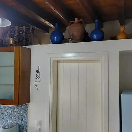 In Alto Plaka (Milos)