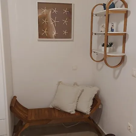 In Alto Plaka (Milos)