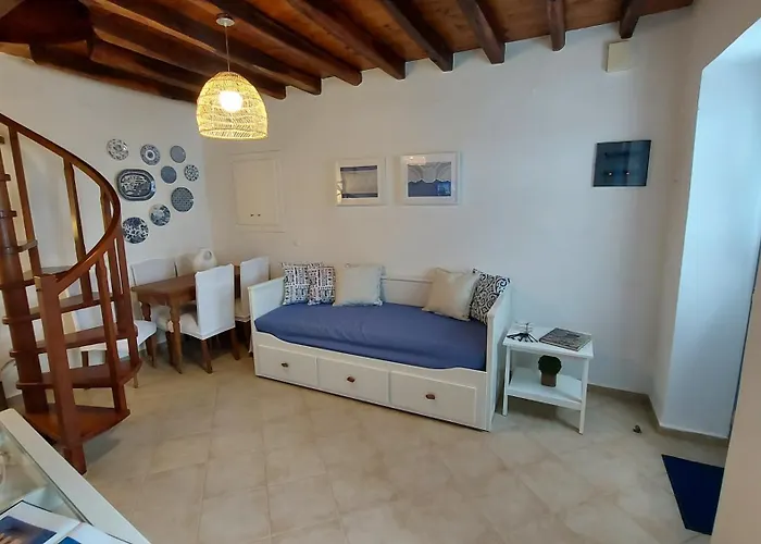 In Alto Plaka (Milos)